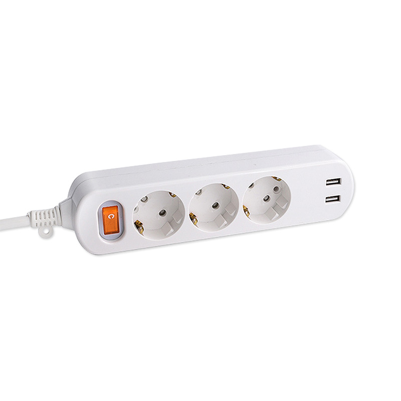 3 vývody standardní zásuvky EU se 2 USB porty a 1 hlavní přepínač 3 vývody standardní zásuvky EU se 2 USB porty a 1 hlavní přepínač